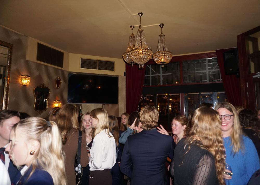 Maandelijkse borrel